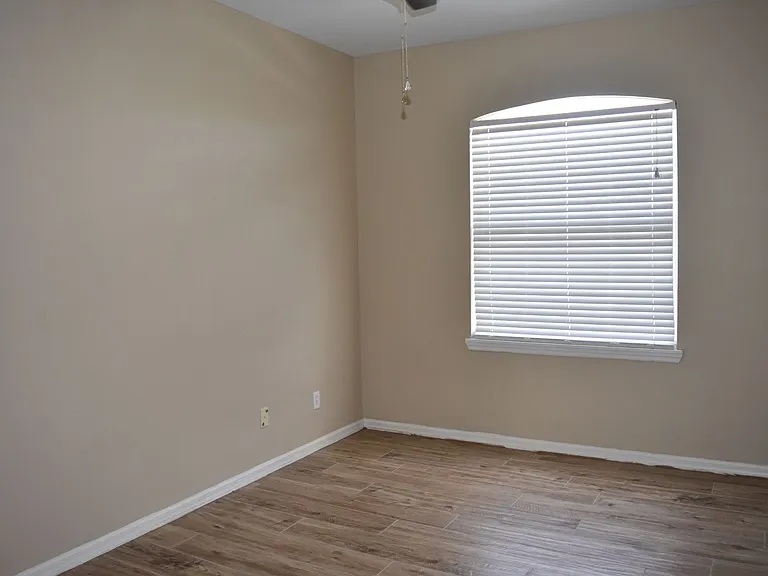 1040 Venetian Dr #203 — Photo 38