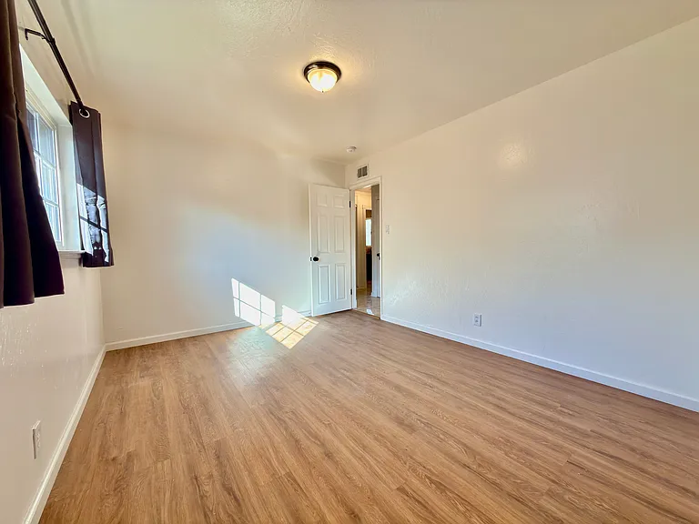 1268 W Avenue H12 — Photo 16