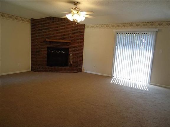 2nd image of 2310 Woodside Dr
