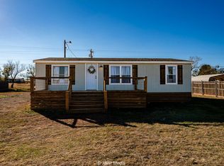 1125 Market St, Tye, TX 79563