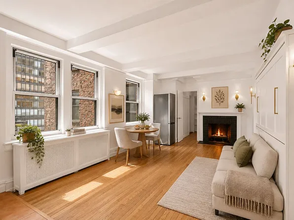 10 Mitchell Pl APT 9E, New York, NY 10017
