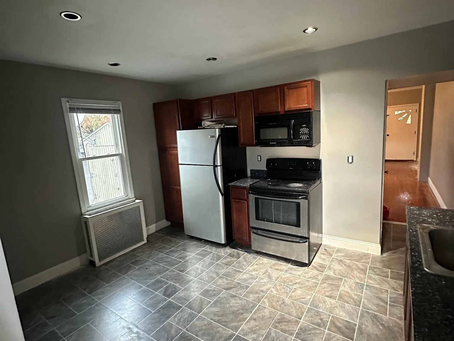 501 S Greenwood Ave — Photo 3