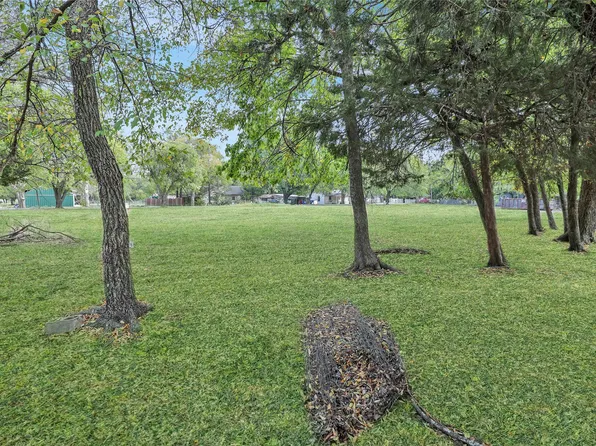 312 Davis St, Farmersville, TX 75442