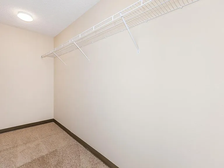 Corinthian Apartments — Photo 57