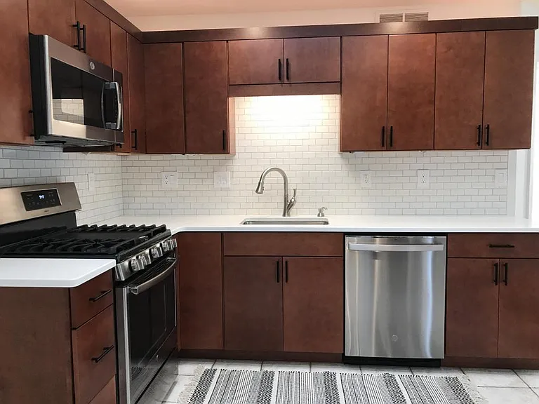 575 N Broadway #3 — Photo 3