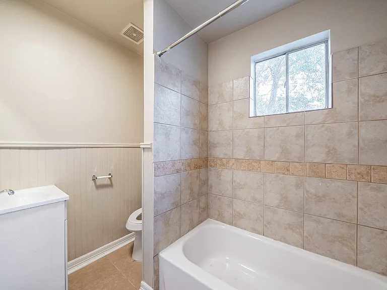 Firefly Ave — Photo 6