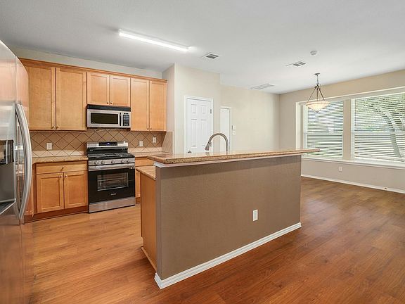5th image of 1204 Cardigan St