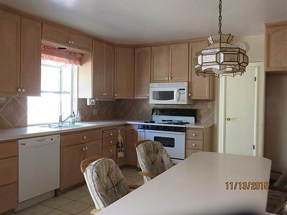 3rd image of 3711 Del Mar Ave