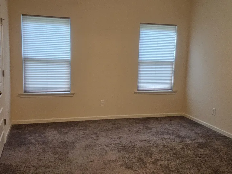 110 Kaitlyn Cir — Photo 12