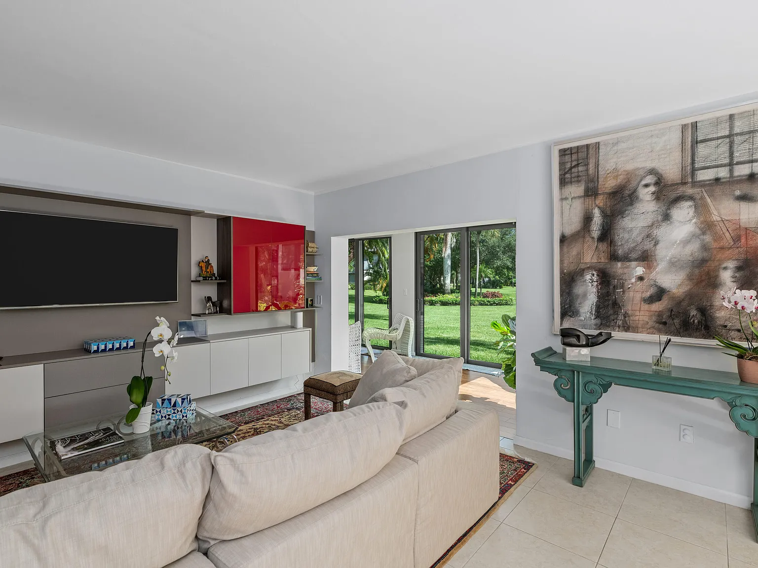 3 bed, 3.0 bath, 2110 sqft, $9,250 — Photo 4