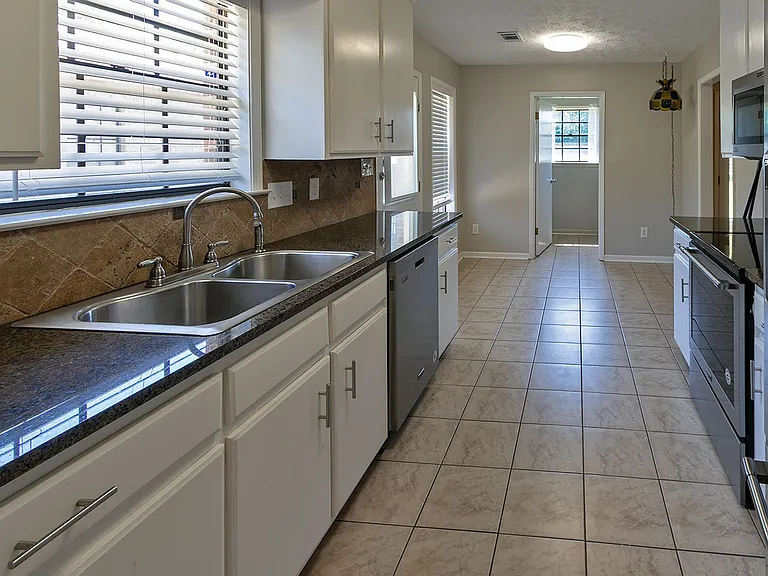 7125 Breckenridge Dr — Photo 7