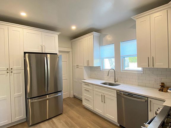 5th image of 115 Wallace St #1