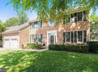 7911 Greenebrook Ct, Fairfax Station, VA 22039