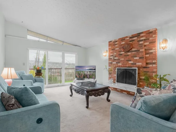 5486 Manor St, Burnaby, BC V5G 1B7