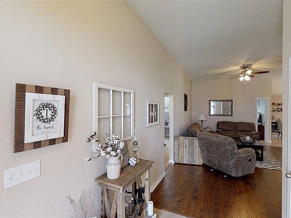 2nd image of 336 Sunshine Dr