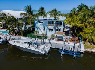 111 Bluebird Rd, Tavernier, FL 33070