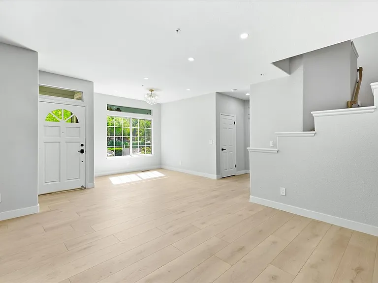 521 Porpoise Bay Ter #A — Photo 12