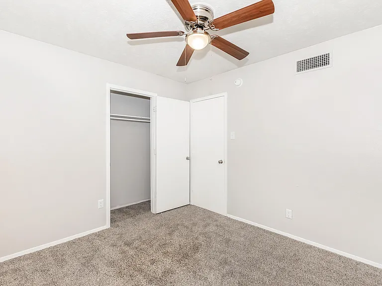 Scenic Pines Apartments — Photo 19