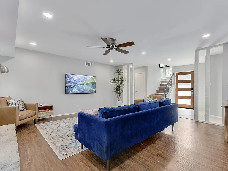 7902 Keneshaw Dr — Photo 8