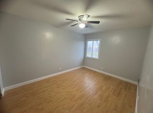 1901 Crescent Ln, Hoffman Estates, IL 60169