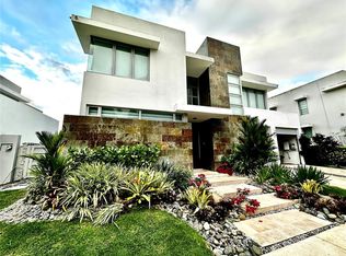 Senderos En Montehiedra Ambar, San Juan, PR 00926