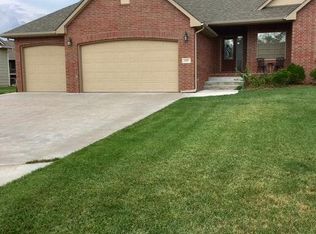 808 N Fairoaks Pl, Andover, KS 67002