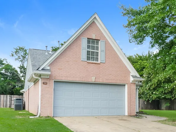 10678 Pecan Meadow Dr N, Olive Branch, MS 38654