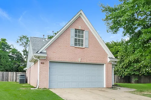 10678 Pecan Meadow Dr N Photo 1