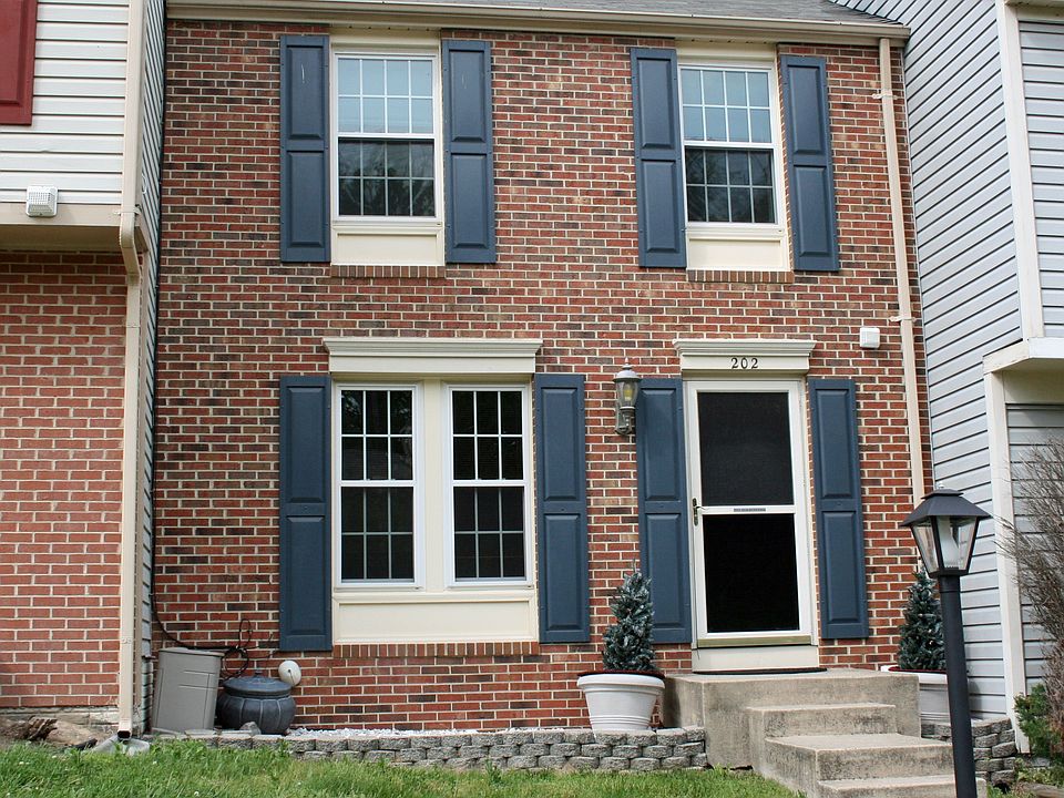 1st image of 202 Independence Dr