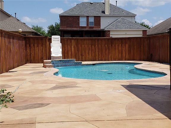 3rd image of 1212 Vineyard Dr