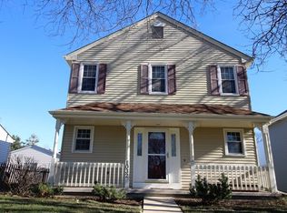 1032 Manchester Crse, Geneva, IL 60134