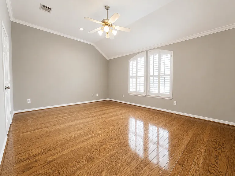 2357 Jackson St — Photo 8