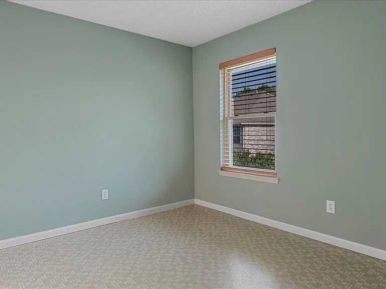6752 Macintosh Dr — Photo 33
