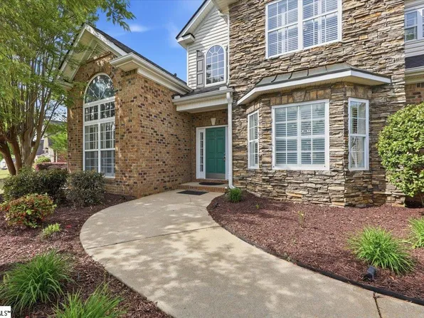 1 Braeburn Dr, Simpsonville, SC 29681