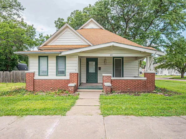 201 S Broadway St, Herington, KS 67449