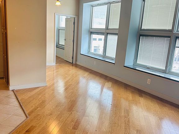 3rd image of 10 W Huron St Suite 302