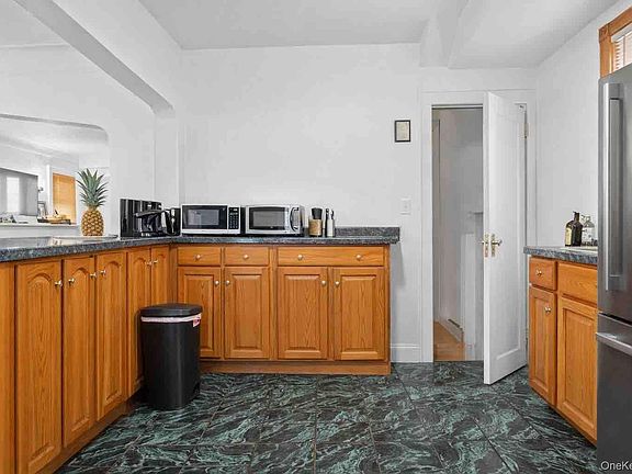4th image of 18216 141st Avenue