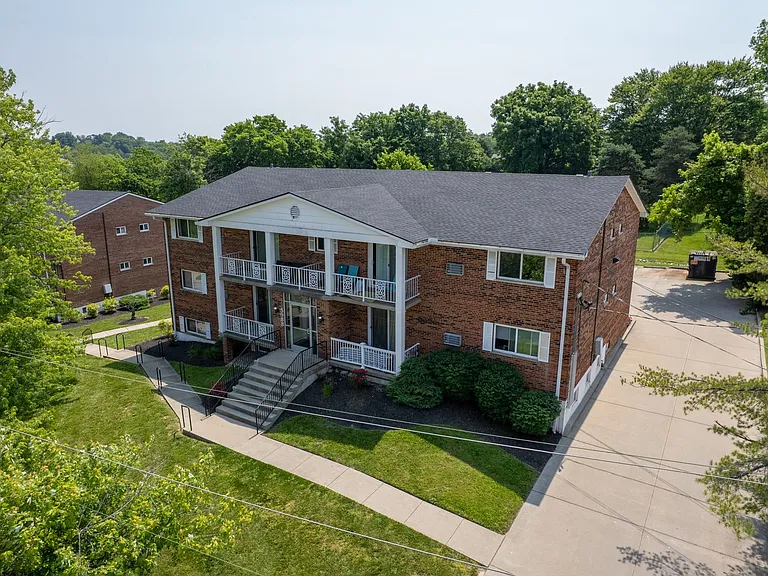 Allen Creek Apartments — Photo 53