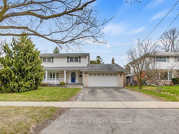 2nd image of 100 Warren Rd