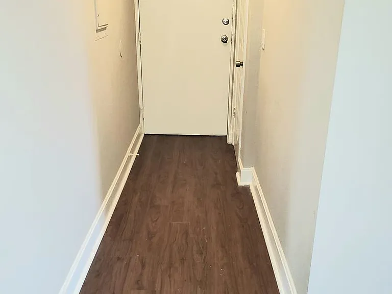 Huntington Apartments — Photo 52