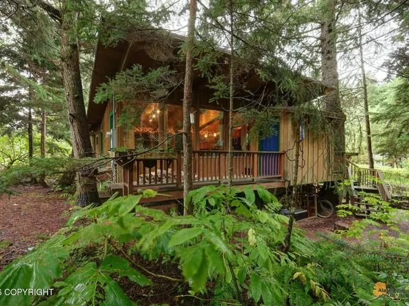 263 Hottentot Mine Rd, Girdwood, AK 99587