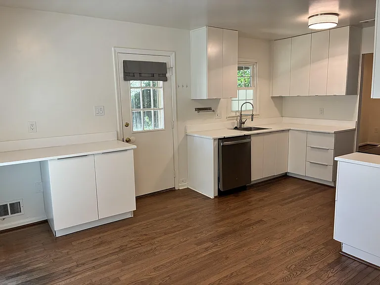 4834 King Solomon Dr — Photo 7