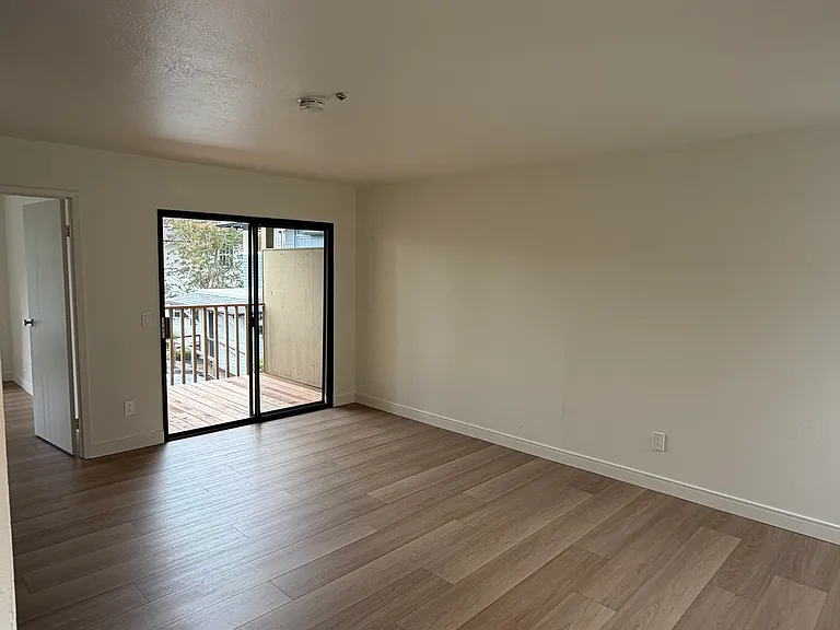 714 College Ave #3 — Photo 6