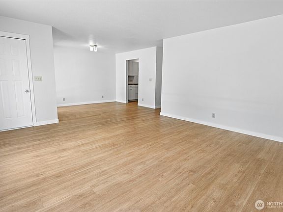 4th image of 14 Glendale Street NE #A-B