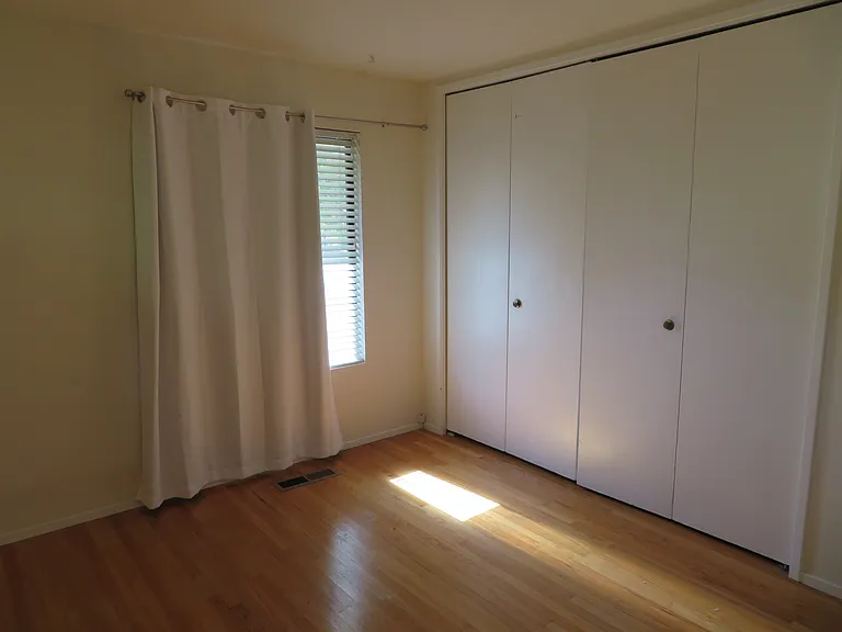 886 Stonehaven Dr — Photo 19