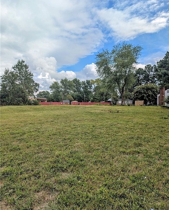 2nd image of 6201 Warwick Rd