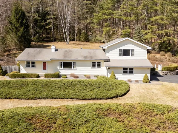 7 Overlook Dr, Oneonta, NY 13820