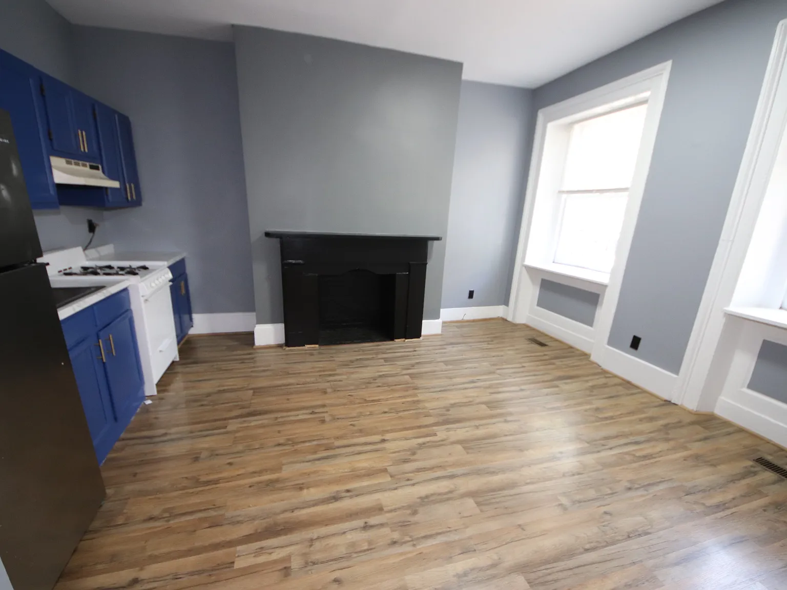 19 E Centre St — Photo 2