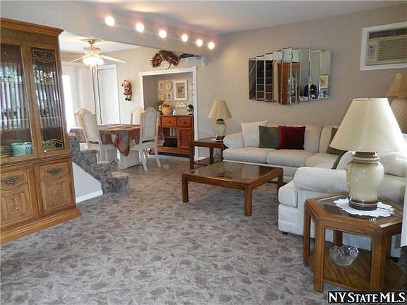 4th image of 238 N Queens Ave