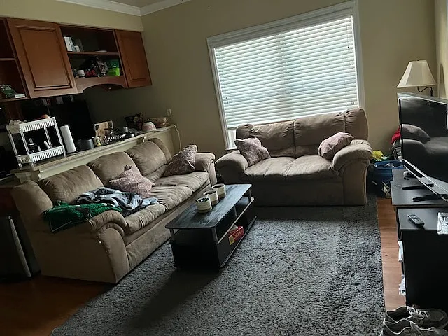 3 bed, 1250 sqft, $800 — Photo 2
